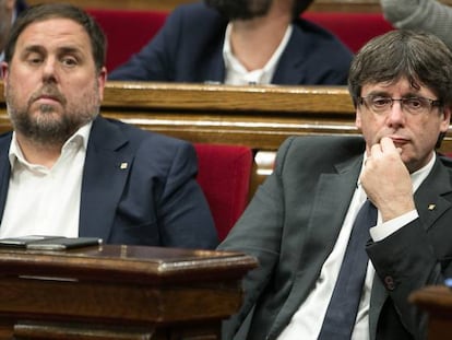 El vicepresidente catal&aacute;n, Oriol Junqueras junto al presidente Carles Puigdemont.