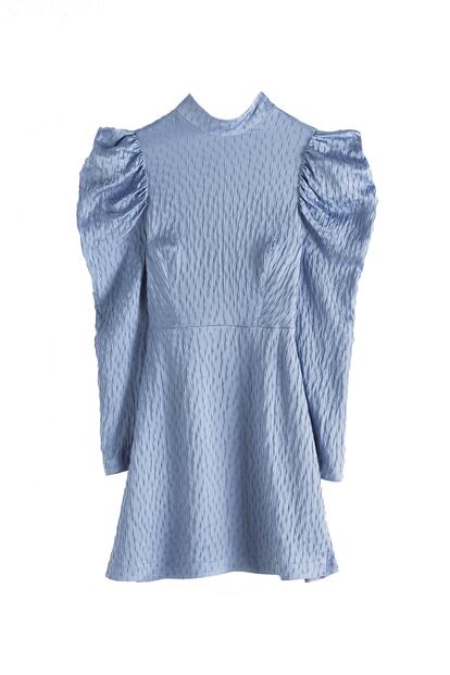 Vestido con manga abullonada de & Other Stories (89 €).