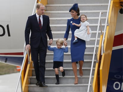 En septiembre de 2016, la princesa Carlota se embarcó en su primer viaje oficial. Los duques de Cambridge decidieron llevarse a sus dos hijos a su viaje oficial a Canadá.