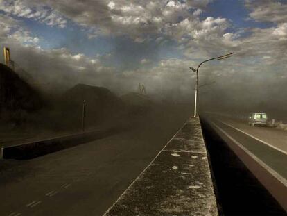 Una nube de carbón cubre el litoral de Tarragona