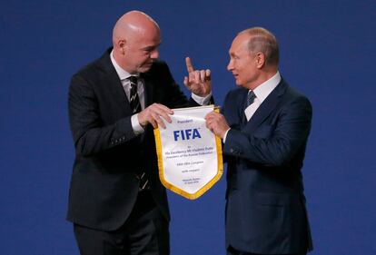 Ofensiva rusa en Ucrania: Infantino y Putin