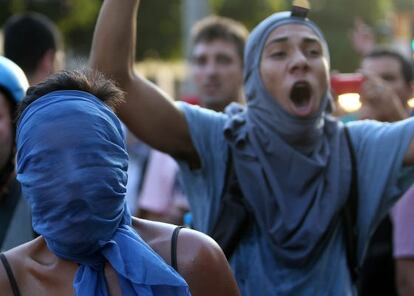 Manifestantes protestam no Rio, na segunda-feira, dia 10