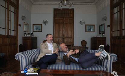 Encuentro entre Manuel Borja-Villel, director del Museo Reina Sofía, y Bernard Blisténe, director del Centro Pompidou, en el Palacio de la Magdalena, Santander, España.