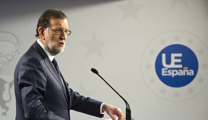 El presidente del Gobierno, Mariano Rajoy, durante una rueda de prensa en Bruselas