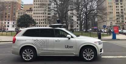 Coche de Uber equipado con cámaras y sensores, en Washington DC.