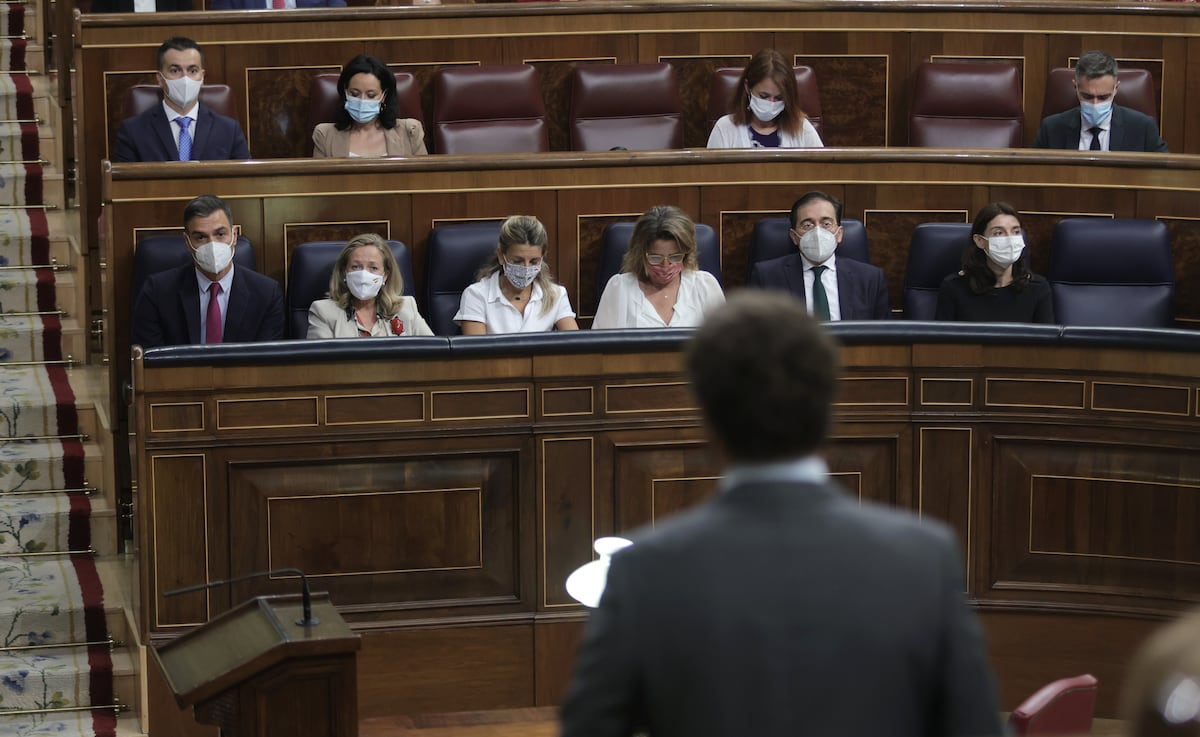 El bipartidismo se pisa los talones | España | EL PAÍS