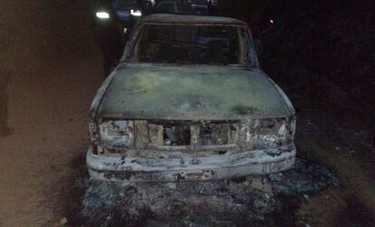 Coche calcinado el sábado en Arcelia tras una acción de un grupo armado.