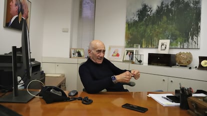 El ex primer ministro israelí Ehud Olmert, durante la entrevista en su despacho de Tel Aviv, el 31 de diciembre.