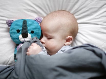 ¿Tu hijo tiene un objeto de apego? Es mejor que no se lo quites