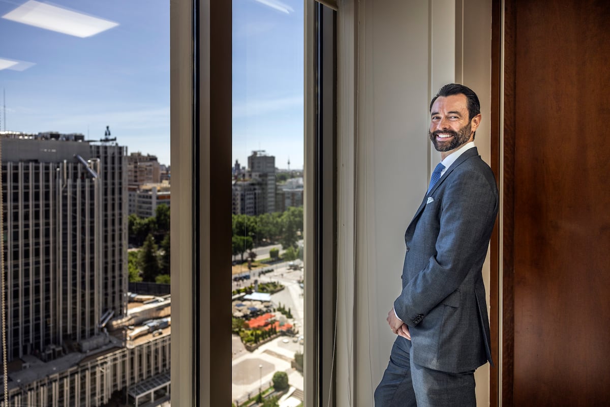 Adam Riley (BlackRock): “El modelo guía las decisiones, pero la ...