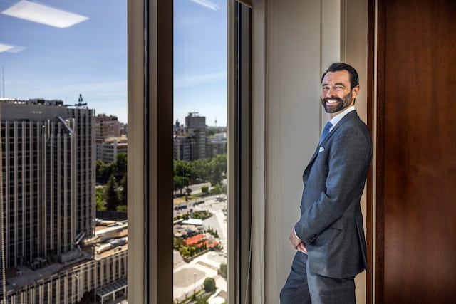 Adam Riley (BlackRock): “El modelo guía las decisiones, pero la ...