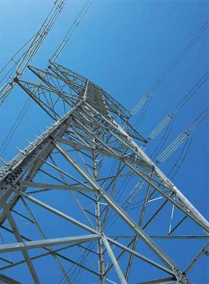 Una torre de alta tensión de Red Eléctrica Española