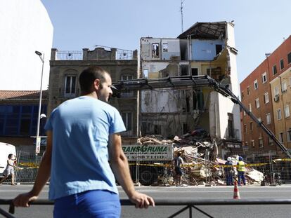 Demolición del edificio en el número 336 de la calle de Bravo Murillo el pasado mes de agosto tras un derrumbe parcial.