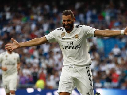 Karim Benzema celebra el primer gol del partido.