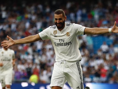 Karim Benzema celebra el primer gol del partido.