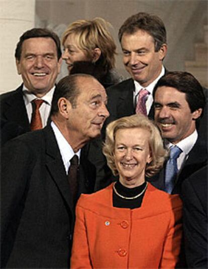 Schröder, Chirac, Blair y Aznar, con la presidenta del Parlamento Europeo, Nicole Fontaine, en Bruselas.