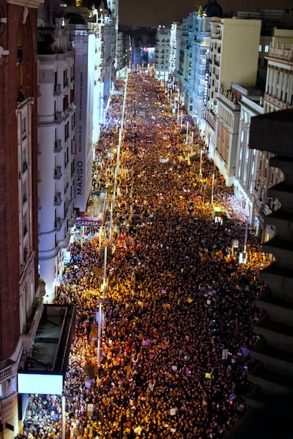 Aspecto del centro de Madrid durante la primera huelga feminista celebrada en España.