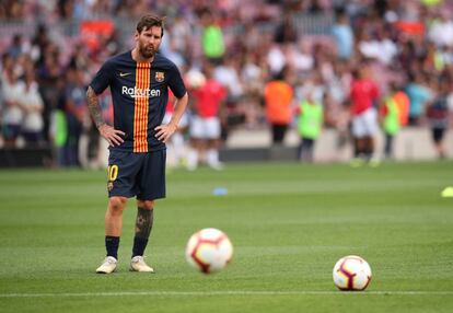 Messi, en el Camp Nou, antes del encuentro ante el Huesca.