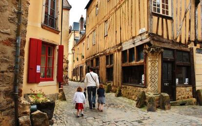 Las calles empedradas de la medieval Ciudadela Plantagenêt de Le Mans.