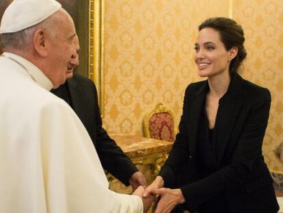 O Papa ao receber Angelina Jolie.