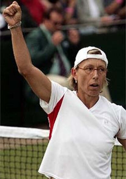 La veterana Martina Navratilova consigue su parte a la segunda ronda de Wimbledon.