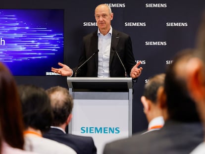 El primer ejecutivo de Siemens, Roland Busch, este jueves en Singapur.