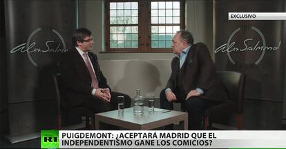 Puigdemont es entrevistado en la televisión rusa RT por Alex Salmond, exlíder del Partido Nacional Escocés.