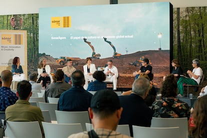 Momento del debate de 'El papel de la cultura en el contexto global cultural', en el SonarÁgora, este viernes por la mañana.