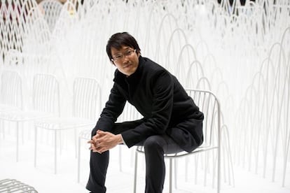 El diseñador Oki Sato en la Feria del Mueble de Estocolmo.