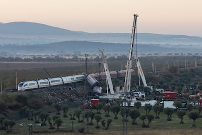 Accidente de trenes en Toledo: última hora y reacciones en directo | Asciende a 69 el número de fallecidos en el accidente ferroviario de Urda | España | EL PAÍS