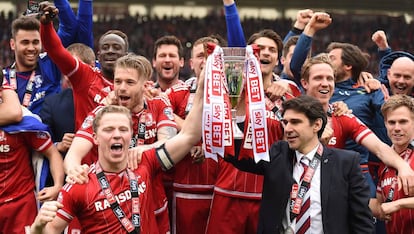 Karanka y los jugadores del Middlesbrough.