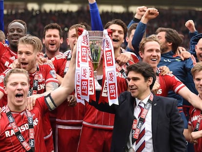 Karanka y los jugadores del Middlesbrough.