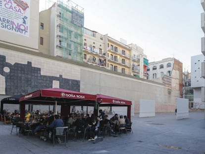 El solar junto al Macba donde el Ayuntamiento quiere ampliar el museo.