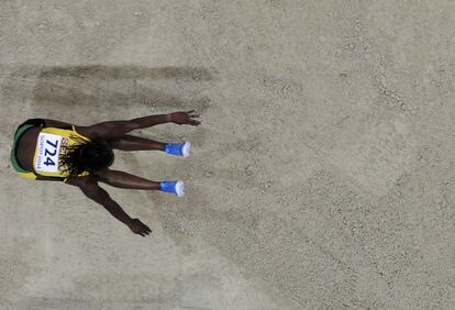 La jamaicana Kimberly Williams durante la competición de triple salto femenino en los Mundiales de Atletismo celebrados en Sopot, Polonia. 7 de marzo de 2014.