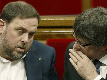 Oriol Junqueras y Carles Puigdemont, este mi&eacute;rcoles, en el Parlament