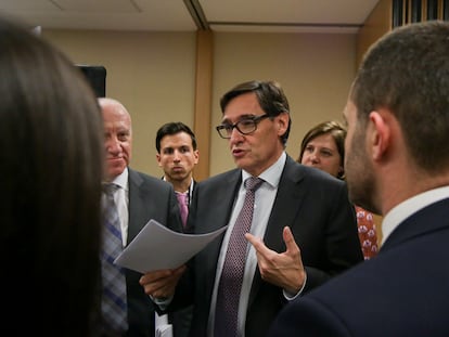 El ministro de Sanidad, Salvador Illa, durante una rueda de prensa este lunes.