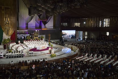 La Bas&iacute;lica de Guadalupe, durante la misa papal.