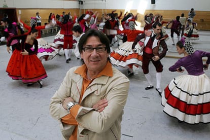 José Antonio, durante un ensayo de <i>Aires de Villa y Corte, </i>en el Ballet Nacional.