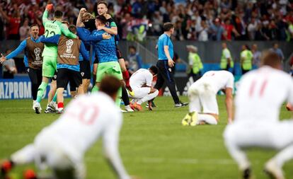 Los croatas celebran la victoria ante la desolación de los ingleses.