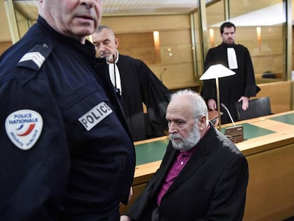 El sacerdote Bernard Preynat, acusado de pederastia