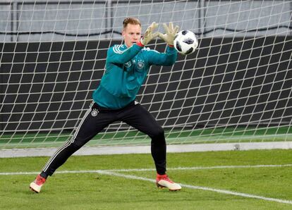 Ter Stegen, durante un entrenamiento con Alemania.