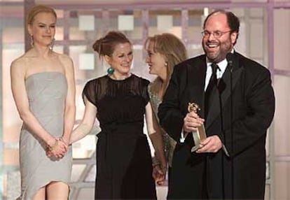 Hizo bien el productor Scott Rudin en hacerse acompañar de <i>sus</I> estrellas. A él, como productor, le correspondió recoger el premio para <i>The hours</i> como mejor película de drama. Un galardón obtenido gracias al  tremendo trabajo de Nicole Kidman, Juliane Moore y Meryl Streep.