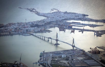 A view of Cádiz from the air.