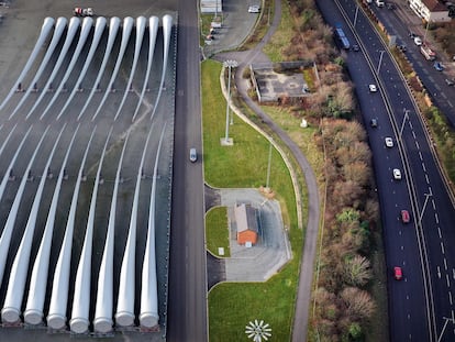 Palas de aerogeneradores, en enero del año pasado en la fábrica de Gamesa en Hull (Inglaterra).