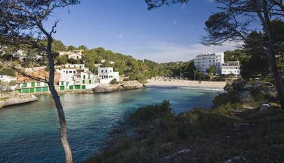 Escenaris de Mallorca, com cala Magrana, emmarquen els poemes d'Homar.