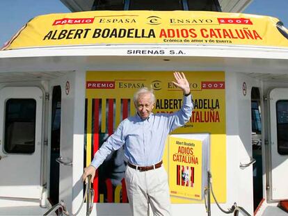 Albert Boadella, ayer, en la <i>golondrina</i> en la que anunció su adiós de la escena en Cataluña.