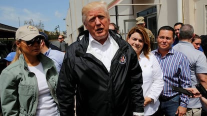 Donald Trump junto a la primera dama en su visita a Puerto Rico