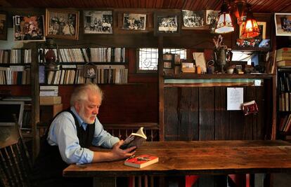 El escritor Michael Ondaatje.