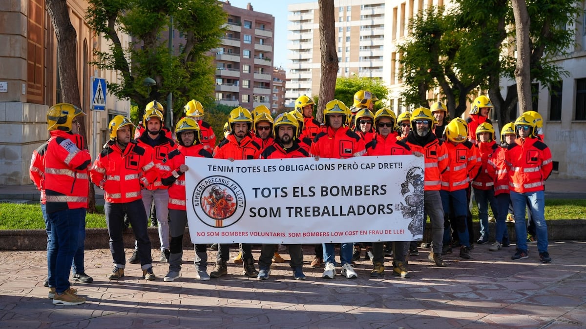 Los bomberos voluntarios llevan a la Generalitat a los tribunales para que se les reconozca una relación laboral
