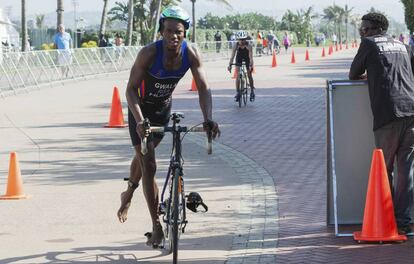 Mhlengi Gwala, en septiembre de 2015 en una carrera en Durban (Sudáfrica).